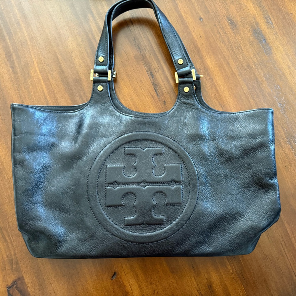 Tory Burch Black Leather Shoulder Bag like new!